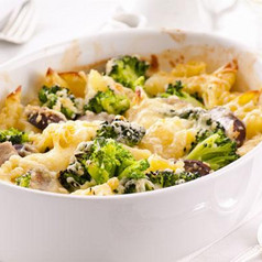 Kartoffelgratin mit Broccoli und Champignons