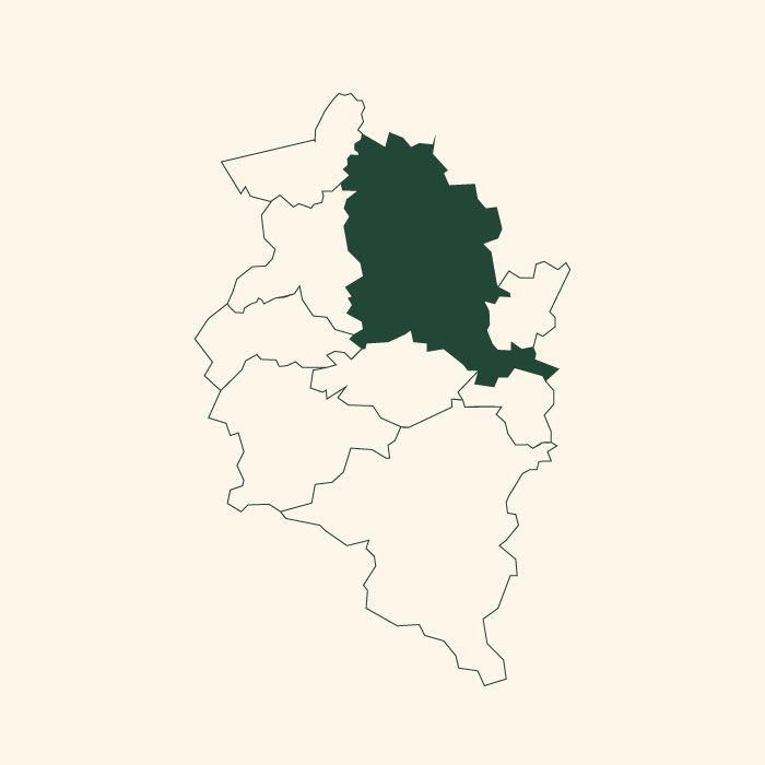 Eine Karte zeigt ein geografisches Gebiet, das im Nordosten in dunkler Farbe hervorgehoben ist. Die umgebenden Regionen sind in hellerer Farbe dargestellt, wodurch der gefärbte Bereich klar sichtbar ist.