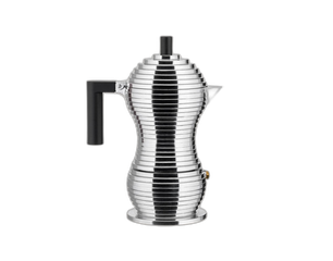 Eine schicke silberne Kaffeekanne mit einer geschwungenen Form und einem schwarzen Henkel. Die Oberfläche der Kanne ist in viele vertikale Rillen untergliedert, die ihr ein modernes Design verleihen. Sie steht auf einer runden Basis und hat einen kleinen Deckel.