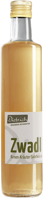 Eine Flasche mit einer bernsteinfarbenen Flüssigkeit ist abgebildet. Auf dem Etikett steht "Zwadl" sowie "Birnen-Kräuter-Salatsauce" und der Herstellername "Dietrich". Der Flaschenverschluss ist goldfarben.
