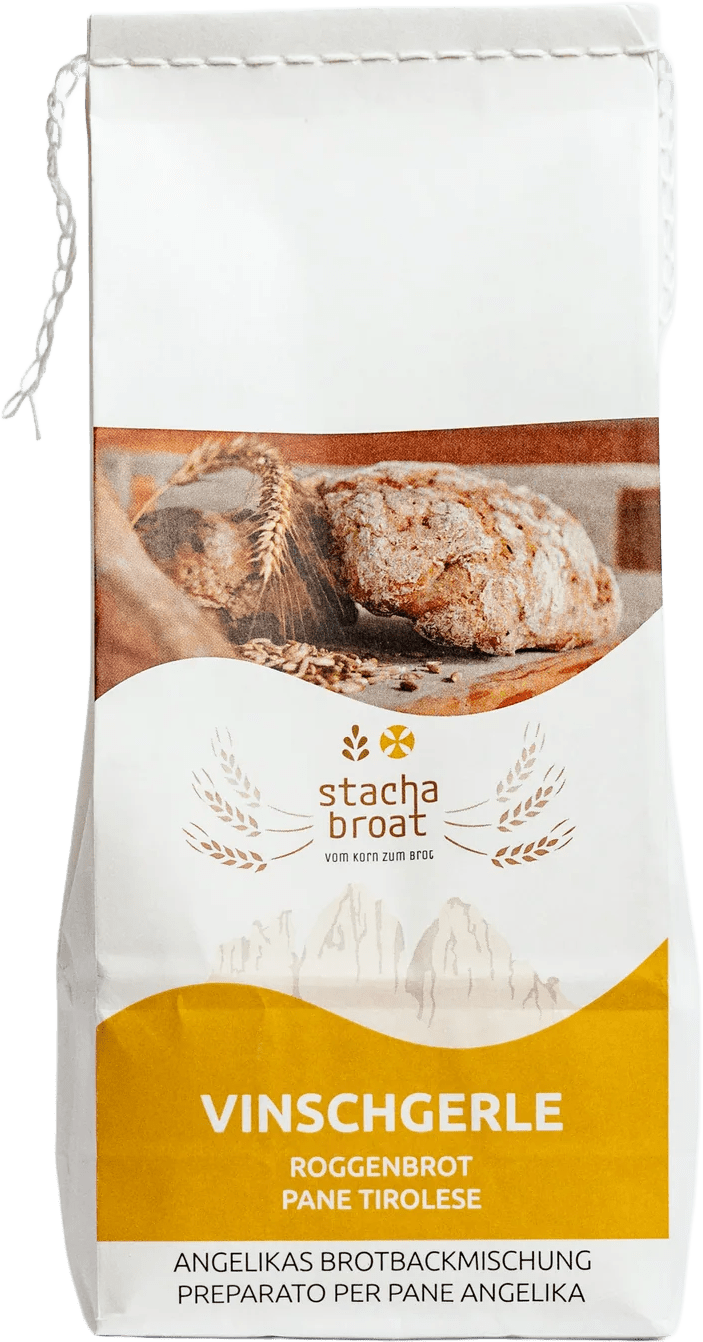 Eine Verpackung für Roggenbrot mit der Aufschrift "Vinschgerle". Darunter steht "Angelikas Brotbäckmischung". Das Design zeigt ein Bild von einer Brotsorte und ist in warmen Farben gehalten. Der Markenname "stacha broat" ist ebenfalls zu sehen.