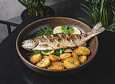 Image of Gegrillte Forelle mit Bratkartoffeln