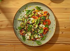 Image of Zucchini-Sellerie-Salat mit Mozzarella