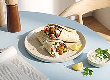 Image of Falafel-Wraps mit Kräuterjoghurt
