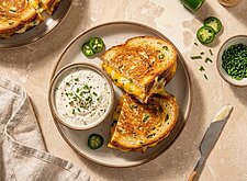 Image of Jalapeño Käsetoast mit Knoblauchdip
