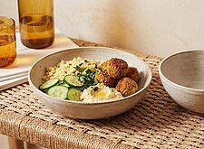 Image of Airfryer Falafel Bowl mit Hummus