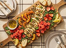 Image of Grillkäse-Board mit Früchten