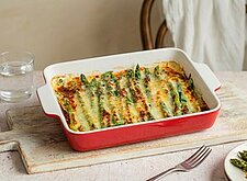 Image of Grüner Spargel aus dem Ofen mit Parmesan