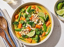 Image of Kokos Curry mit Gemüse und Limette