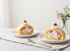 Image of Rhabarber Biskuitrolle