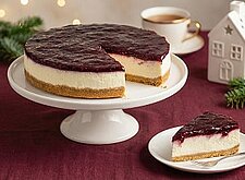 Image of Weihnachtlicher Käsekuchen mit Zwetschgen