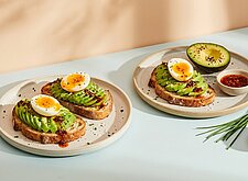 Image of Frühstücks Toasts mit Ei und Avocado