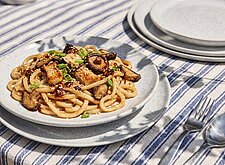 Image of Cremige Miso Udon mit Pilzen und Sesam
