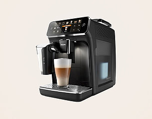 Der Bildbeschreibung nach handelt es sich um eine Kaffeemaschine der Marke Philips. Sie hat ein modernes Design mit einem Bedienfeld oben und einem Glas unter dem Auslauf, aus dem frisch zubereiteter Kaffee fließt.