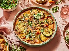 Image of Tajine mit Zucchini und Karotten