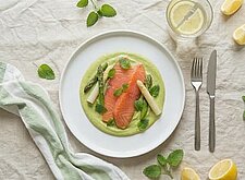 Image of Räucherlachs mit Spargelspitzen