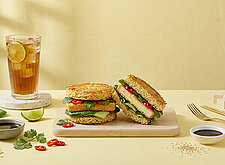 Image of Ramen Burger mit Tofu & Pak Choi