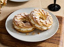 Image of Brandteig-Bagels mit Mascarponefüllung