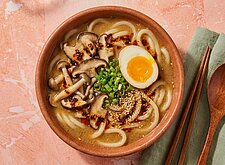 Image of Miso Udon mit Pilzen und Ei