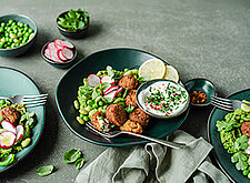 Image of Falafelbowl mit Edamame und Avocado