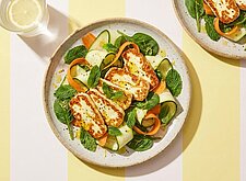 Image of Zucchini Minze Salat mit gegrilltem Bratkäse