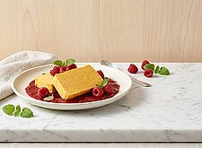 Image of Kürbisterrine mit Himbeersauce