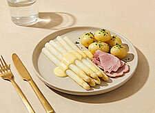 Image of Spargel mit Sauce Hollandaise, Schinken und Kartoffeln