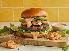 Image of Surf and Turf Burger mit Scampi