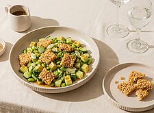 Image of Crispy-Reis-Salat mit Avocado