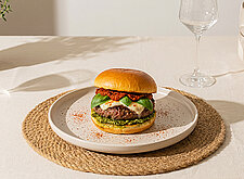 Image of Tricolor Pesto Burger mit zweierlei Pesto