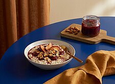 Image of Overnight Oats mit Zwetschgenkompott und Mandeln