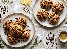 Image of Kardamomschnecken mit Espressoglasur