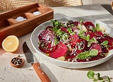Image of Rote Beete Carpaccio mit frischen Kräutern