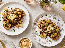 Image of Sauerteig Toast mit Linsen, Kartoffeln und Miso Butter