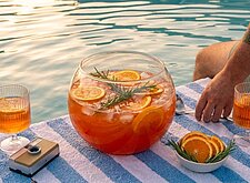 Image of Aperol-Bowle mit Orange und Rosmarin