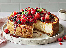 Image of Käsekuchen mit gemischtem Obst