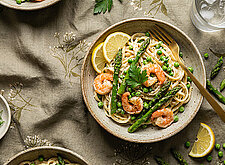 Image of Pasta mit Spargel und Garnelen