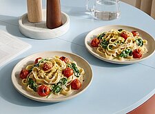Image of Cremige One Pan Bandnudeln mit Spinat und Tomaten