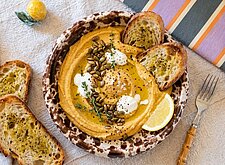 Image of Kürbis Hummus mit geröstetem Brot