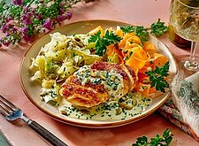 Image of Gebratene Hähnchenbrust mit Gemüse und Senfsoße