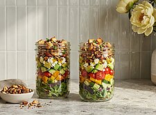 Image of Glas Salate mit Crunch-Topping