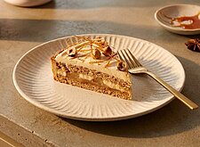Image of Nuss Birnen Torte mit Vanillecreme