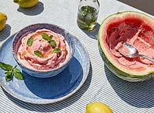 Image of Gefrorenes Wassermelonen Milch Eis