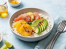 Image of Zitrus Bowl mit Avocado und Sesam