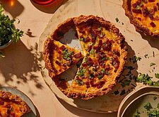 Image of Käse-Speck-Kuchen mit Kräutern