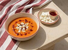 Image of Paprikasuppe mit Feta und Chiliöl