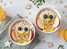 Image of Porridge mit Fruchtdekor