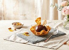 Image of Schokoladencreme im Orangen Mandel Körbchen