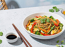 Image of Gebratene Nudeln mit Gemüse