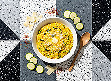 Image of Safranrisotto mit Zucchini